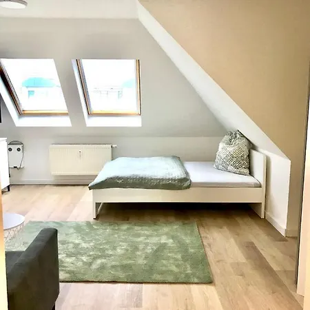 Helles Und Ruhiges Direkt Am Flughafen Leipzig Halle Apartman *